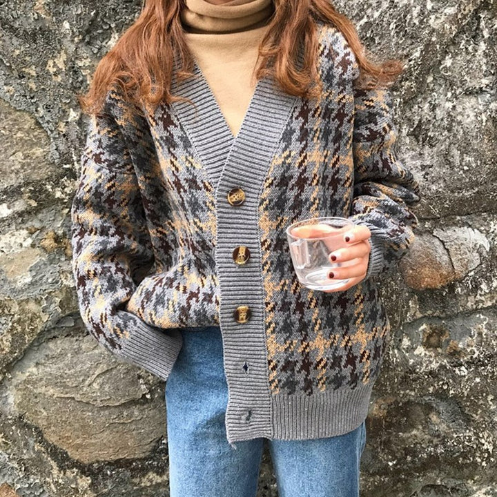 Damen Grobstrickcardigan mit Hahnentrittmuster und großen Holzknöpfen Drune