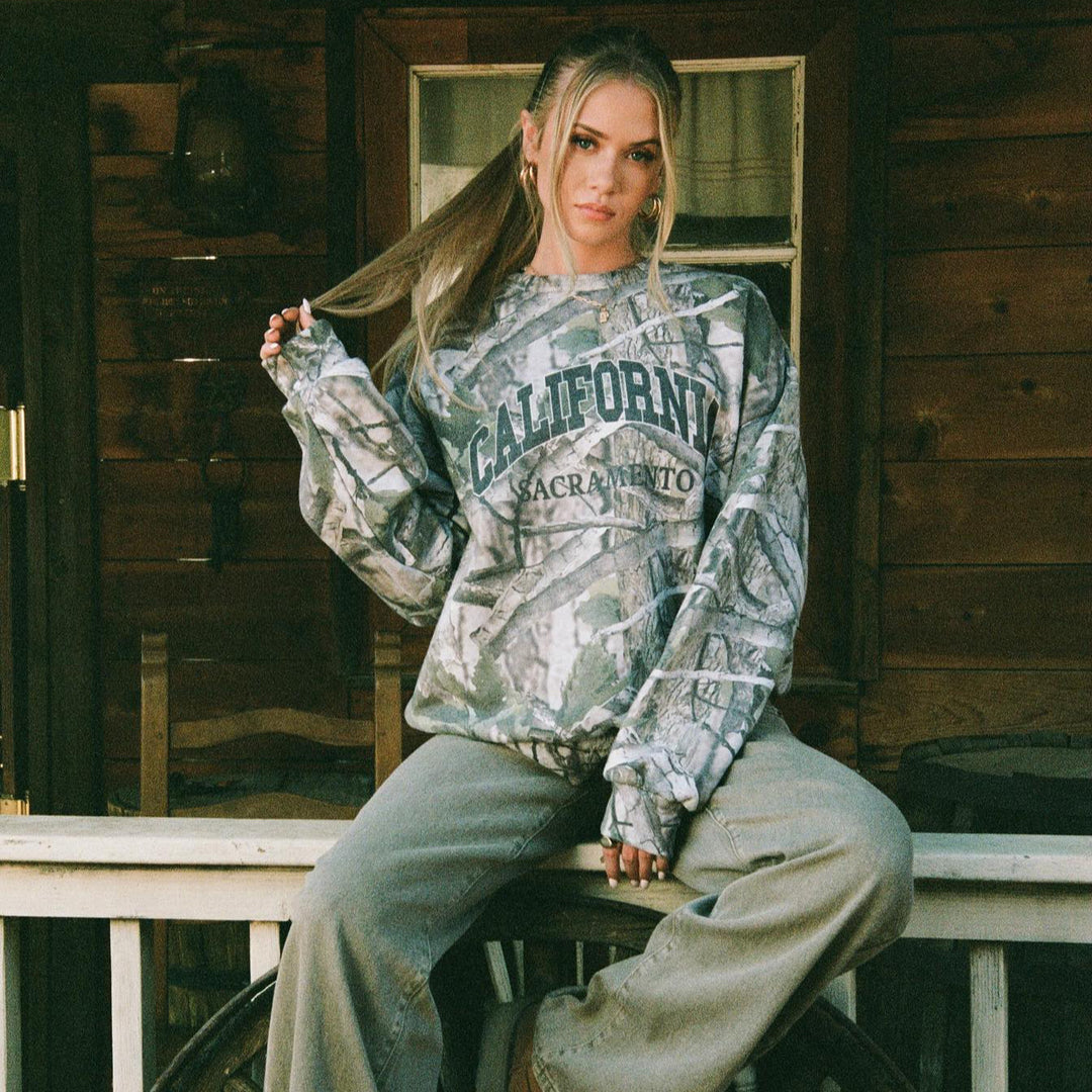 Damen lässiger Sweatshirt mit künstlerischem Camouflage-Muster Drune
