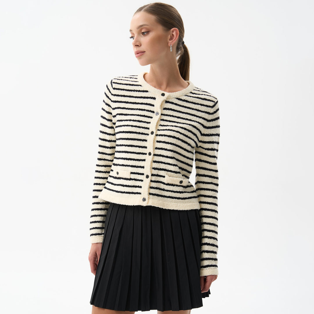 Damen Strickjacke mit eleganten Knopfdétails und lässigem Schnitt Drune