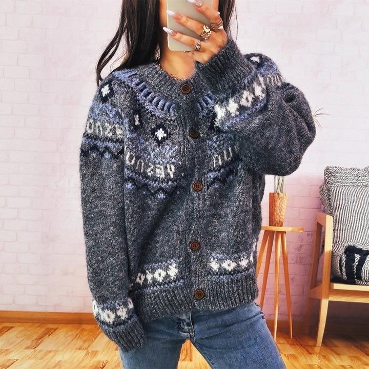 Damen kuschelige Strickjacke mit traditionellen Motiven und Knopfverschluss Drune