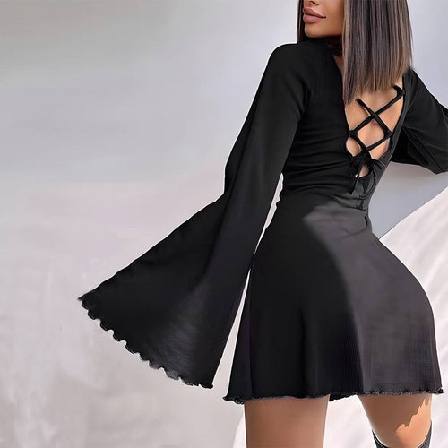 Damen Minikleid mit Trompetenärmeln und skulpturalem Saum Drune