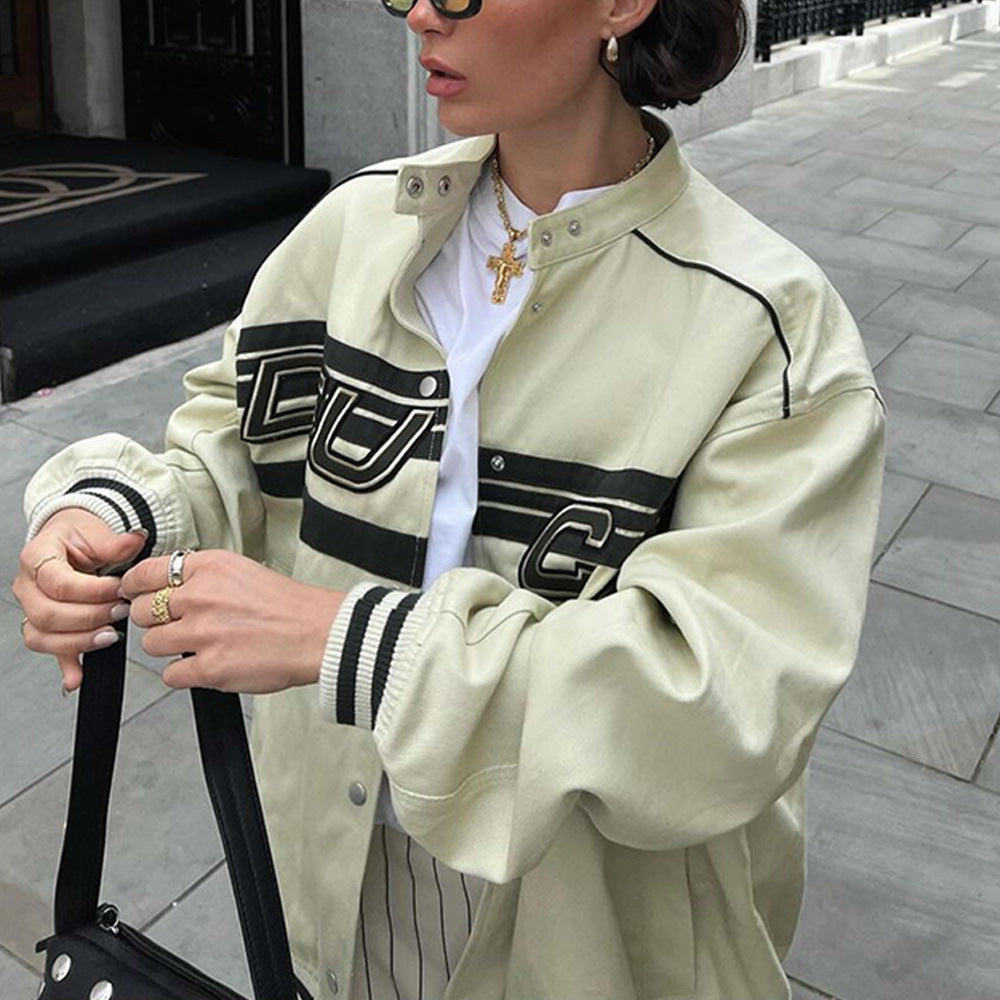 Damen sportliche Oversize-Jacke mit kontrastierendem Logo Drune
