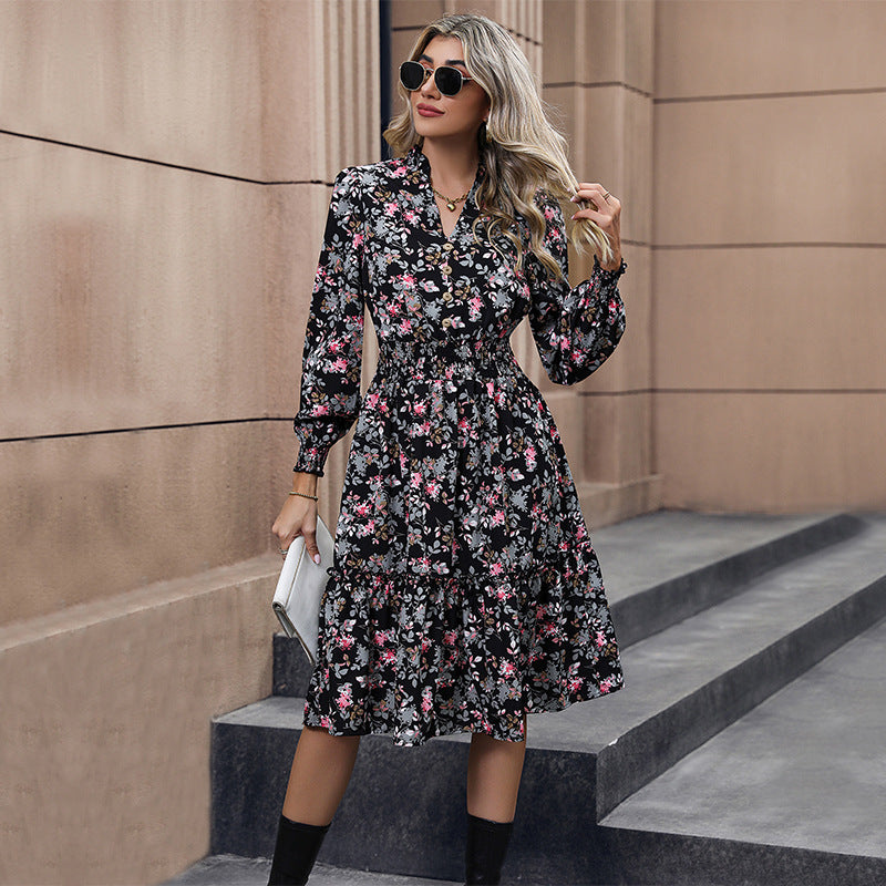 Damen Maxikleid mit floralen Rüschen und feinen Details Drune