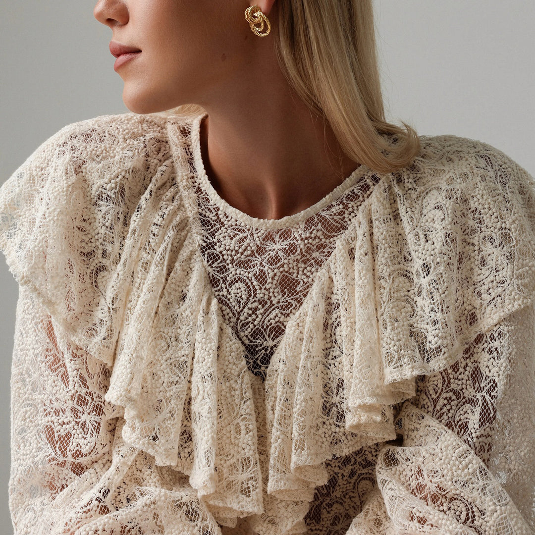 Damen Bluse mit voluminösen Rüschen und Spitzenmuster Drune