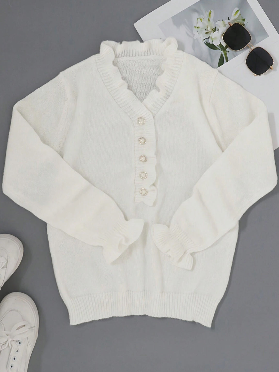 Damen Strickpullover mit Rüschendetails und perlenverzierten Knöpfen Drune