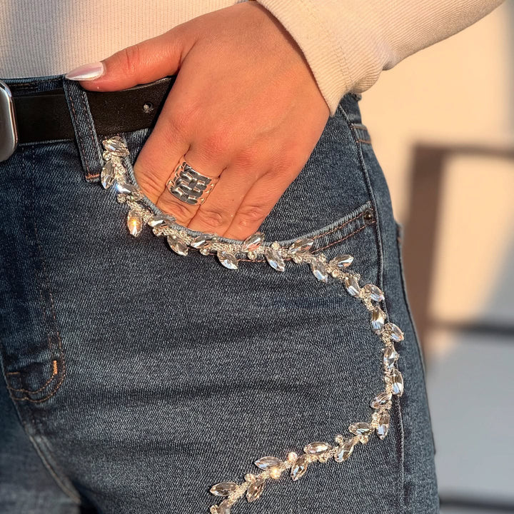 Damen Bootcut-Jeans mit glitzernden Applikationen und fransigen Abschlüssen Drune