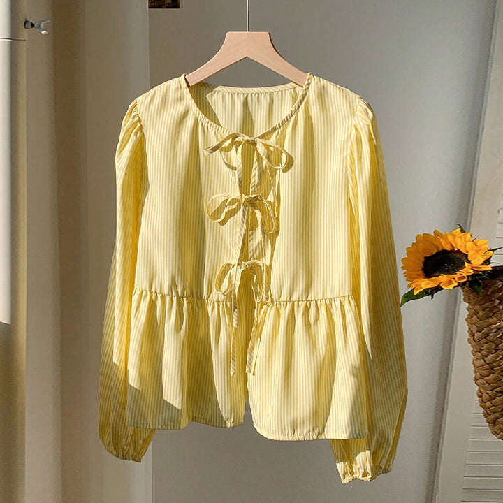 Damen Bluse mit Rüschensaum und dekorativen Bindefäden Drune