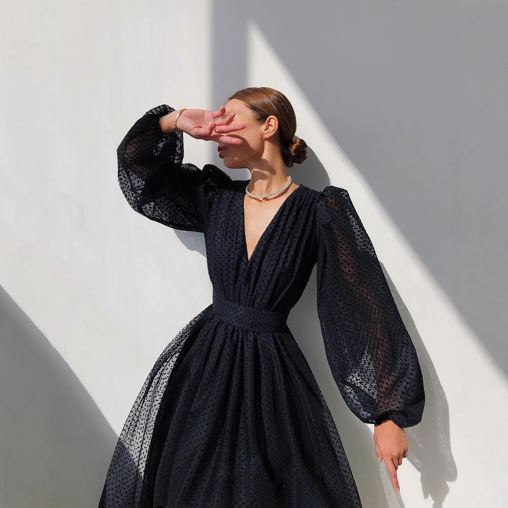Damen Kleid mit transparentem Puffärmel und floralem Punkte-Design Drune