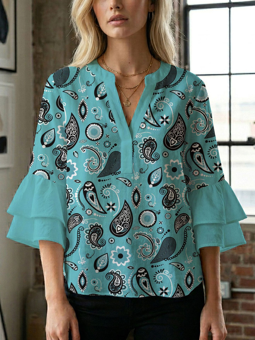 Damen Bluse mit voluminösen Flügelärmel und intensivem Blattmuster Drune
