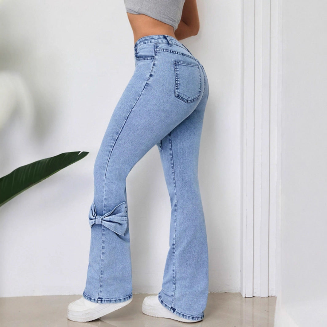 Damen ausgestellte Jeans mit dekorativen Schleifen Drune