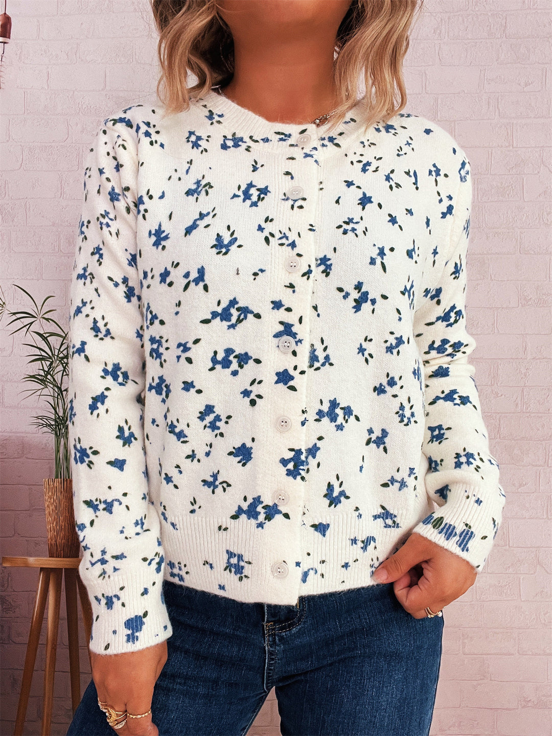 Damen gemütliche Strickjacke mit floralen Mustern und Knopfverschluss Drune