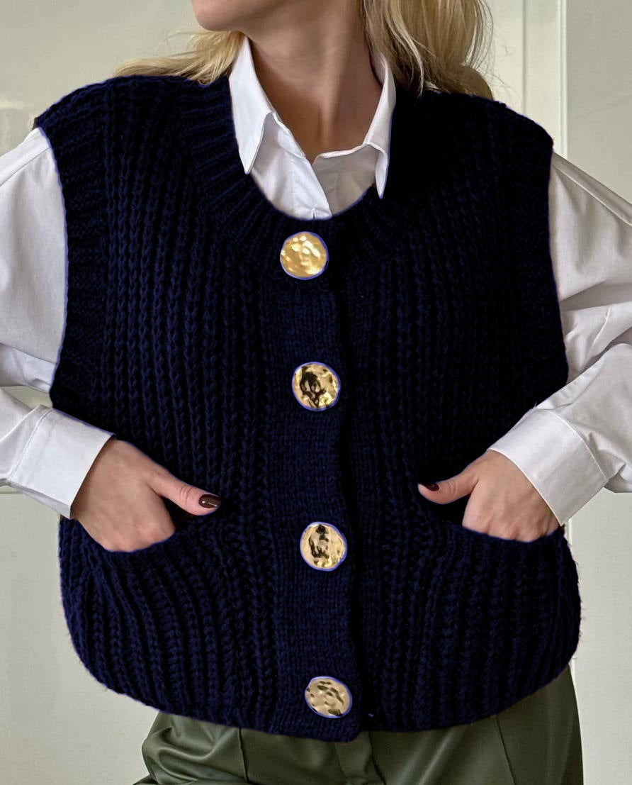 Damen Strickweste mit Knopfdetaillierung und praktischen Taschen Drune