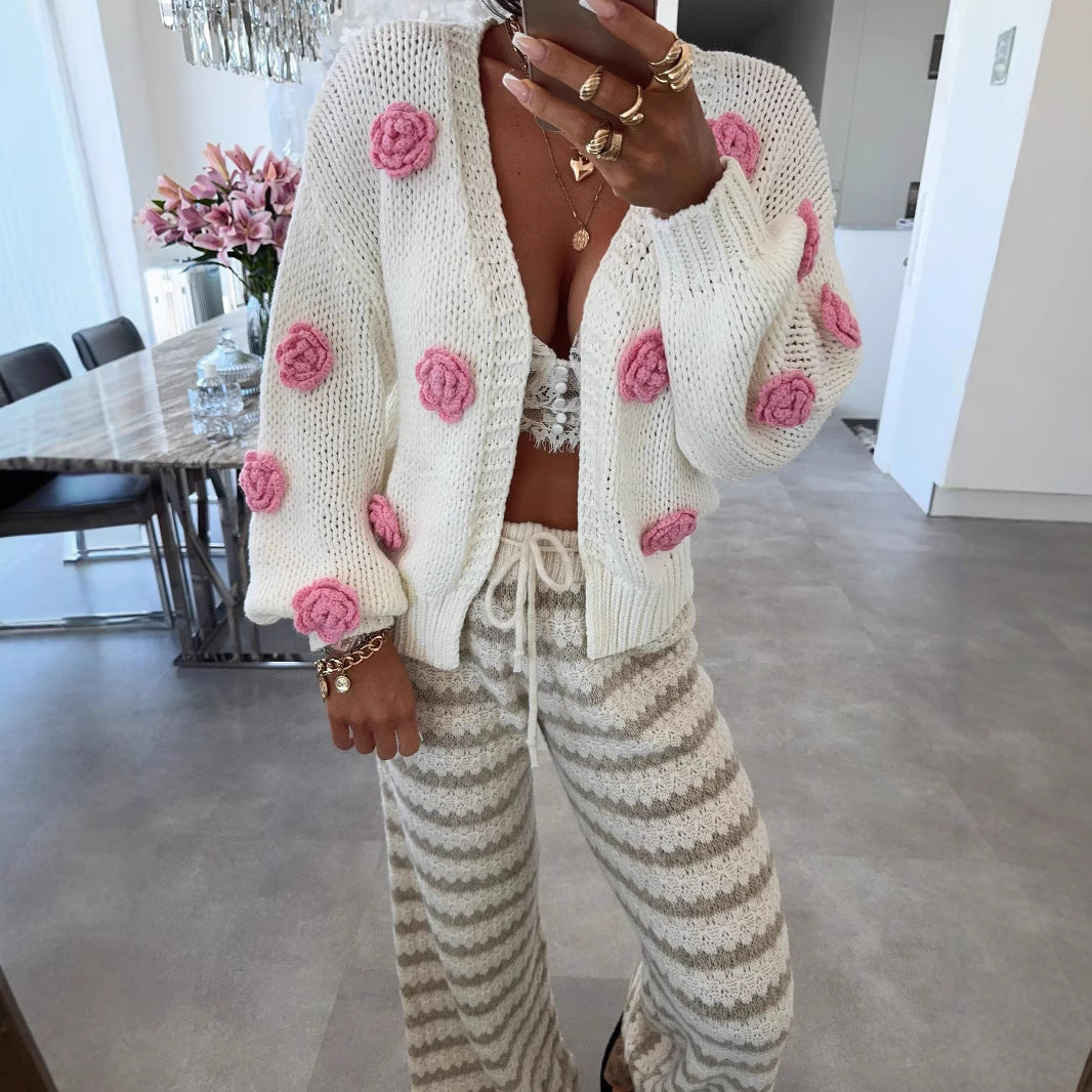 Damen luftige Strickjacke mit bunten Blumenapplikationen Drune
