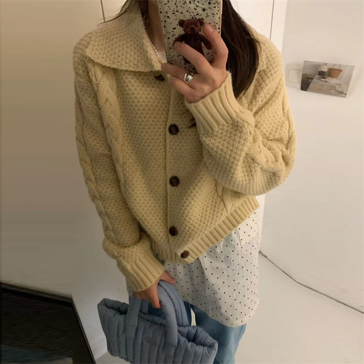 Damen Grobstrickjacke mit kontrastierenden Knöpfen und strukturiertem Design Drune