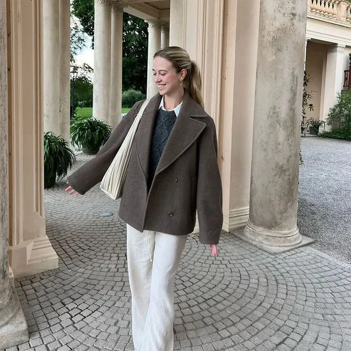 Damen modische Shortjacke mit breitem Revers und Knopfverschluss Drune