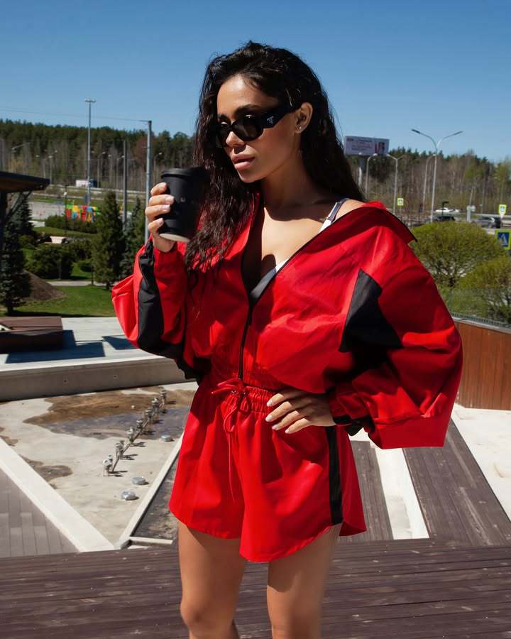 Damen Sportliches Kurzarm-Set mit trendiger Jacke und bequemen Shorts Drune