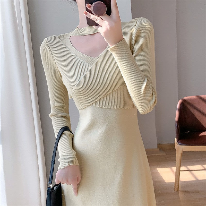 Damen Strickkleid mit offener Schulterpartie und elegantem V-Ausschnitt Drune