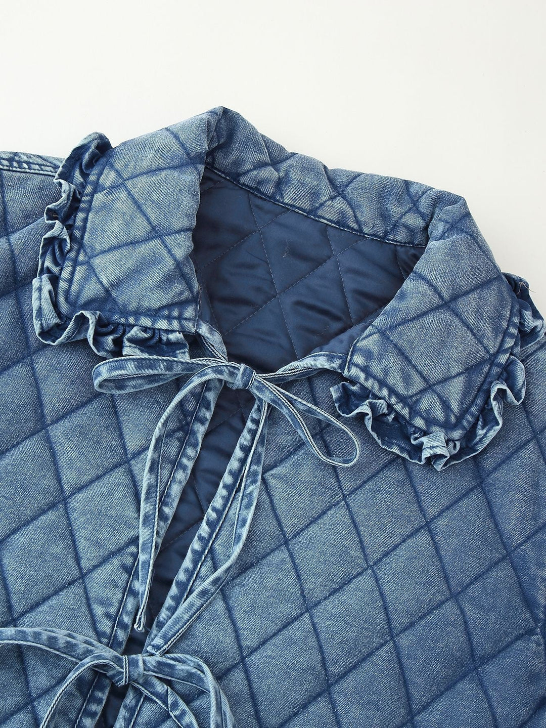 Damen gesteppte Jeansjacke mit Rüschendetails und Bindeverschluss Drune