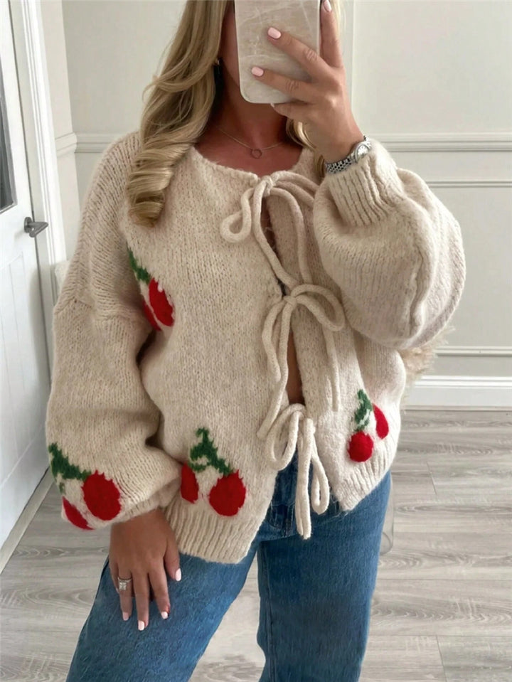 Damen Strickjacke mit verspieltem Kirschmotiv und dekorativen Schleifen Drune