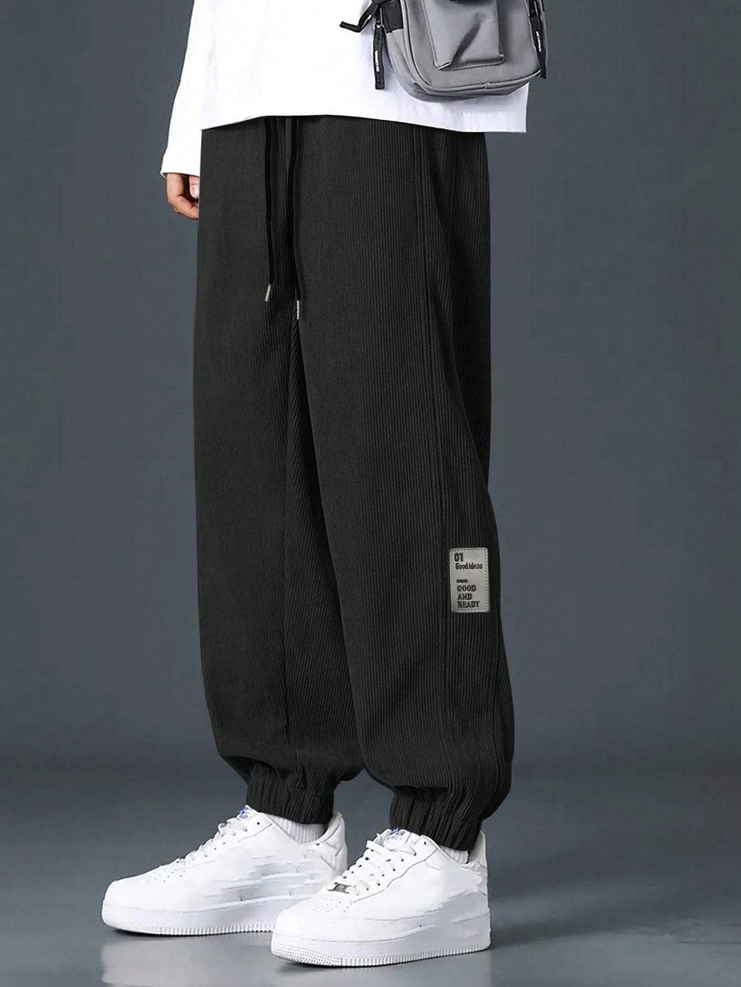 Herren nan Relax-Freizeithose aus feiner Breitkordstruktur mit Tunnelzug und elastischen Knöchelabschlüssen Drune