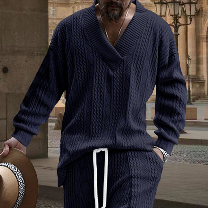 Herren nan grob gestrickter V-Ausschnitt-Pullover mit Zopfmuster und relaxed Fit Drune
