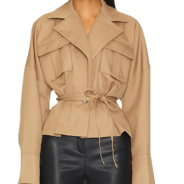 Damen elegante Jacke mit taillierter Silhouette und praktischen Taschen Drune