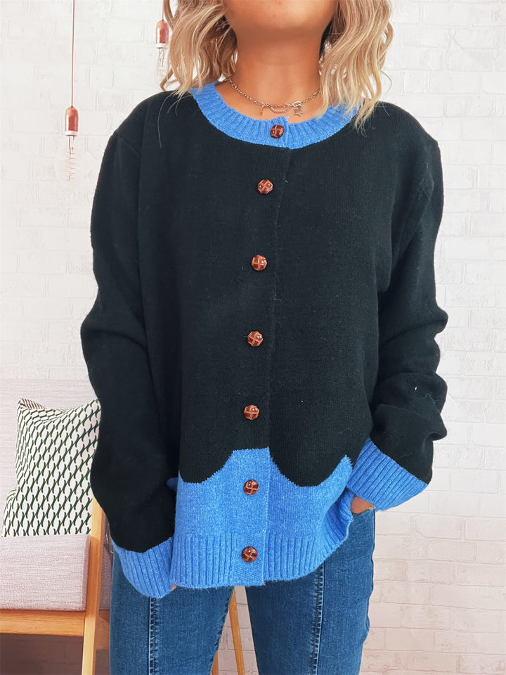 Damen kuschelige Strickjacke mit kontrastierenden Bündchen und Knopfdetails Drune