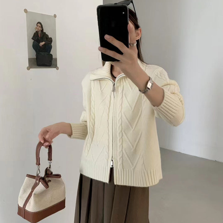 Damen Strickjacke mit Zopfstruktur und hohem Kragen Drune