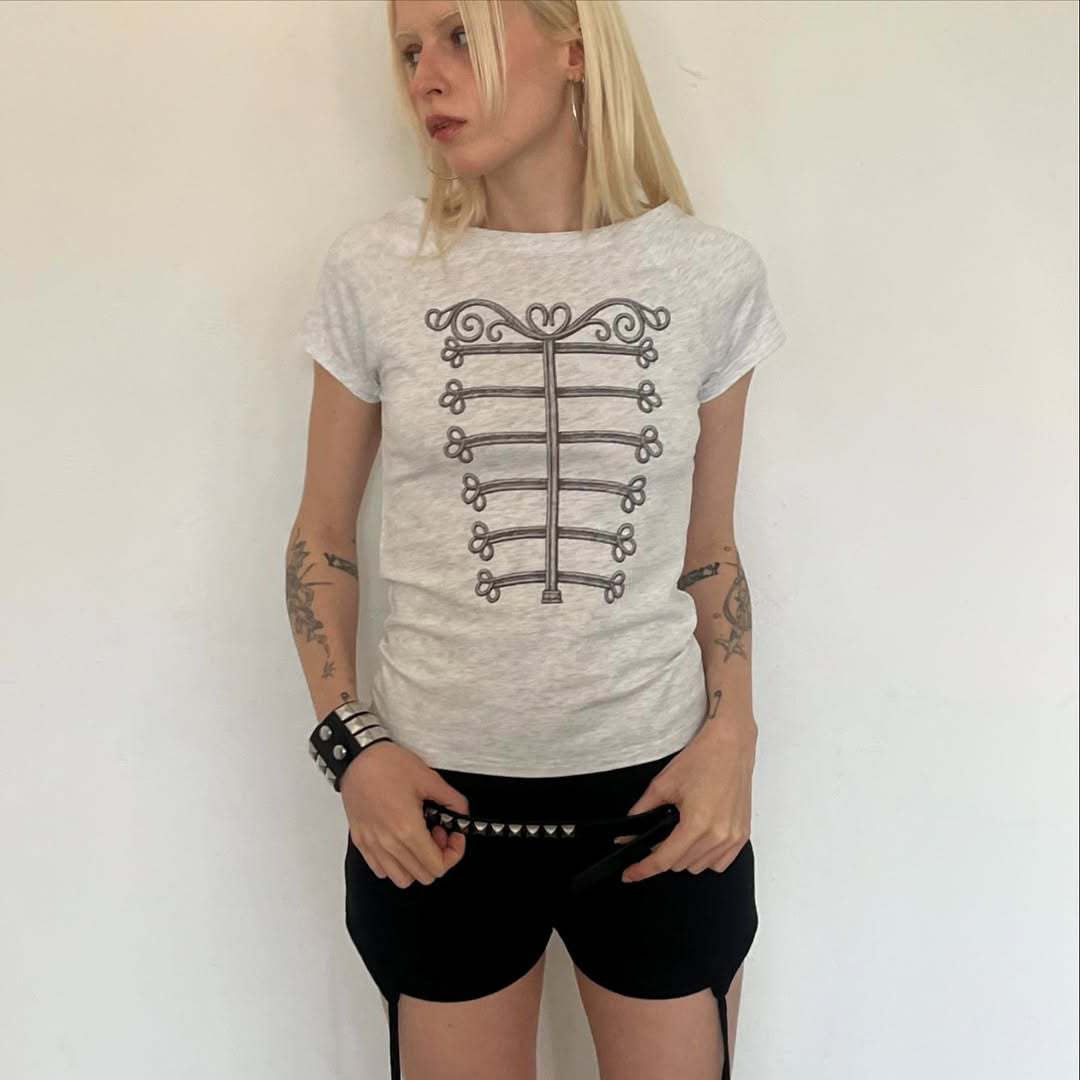 Damen Elegantes T-Shirt mit skulpturalem Design Drune