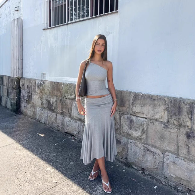 Damen Elegantes One-Shoulder Kleid mit fließendem Saum und Raffung Drune