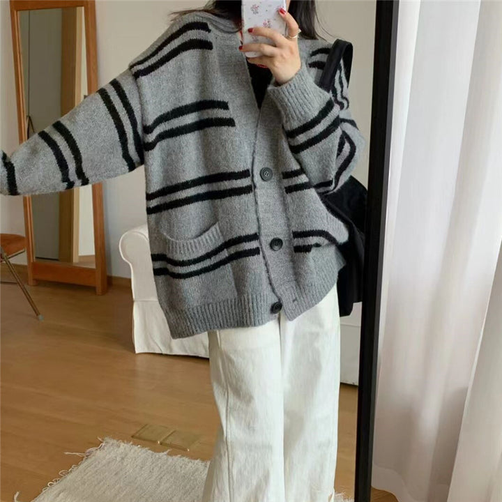 Damen Grobstrick Cardigan mit breitem Aufschlag und dekorativen Knopfdetails Drune