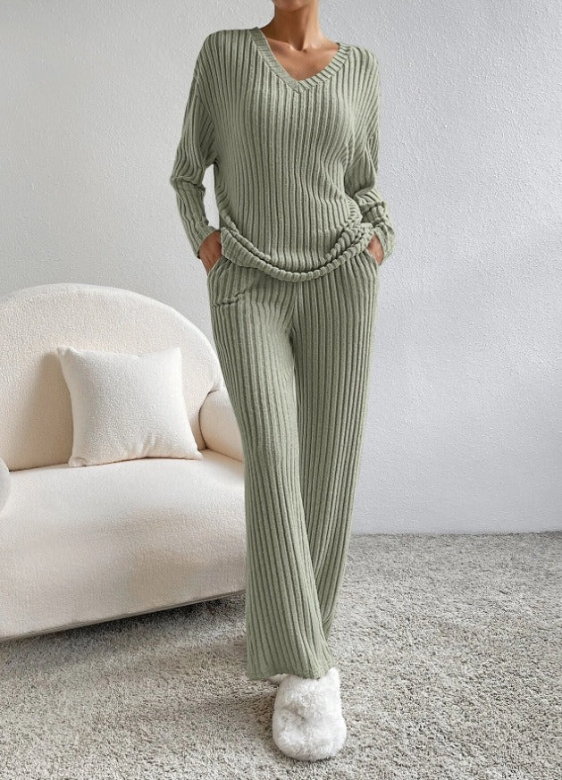 Damen bequemer Strickanzug aus hochwertigem Baumwollmix mit modernem Rippenmuster Drune