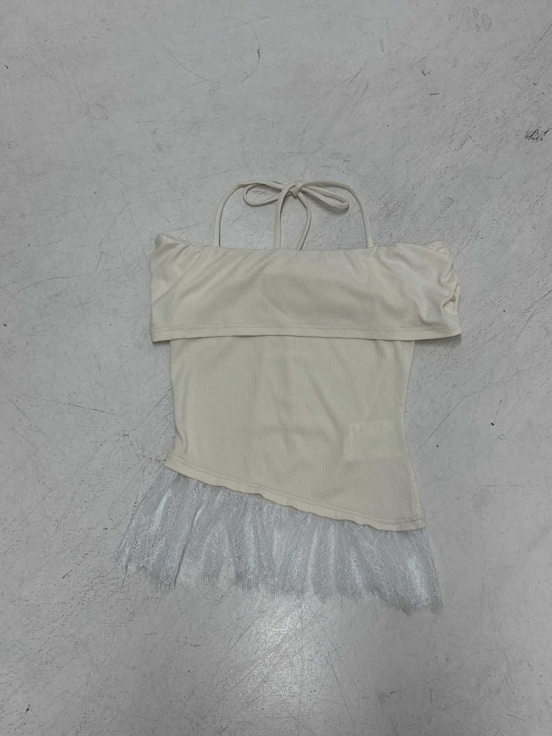 Damen Off-Shoulder Oberteil mit Rüschensaum Drune