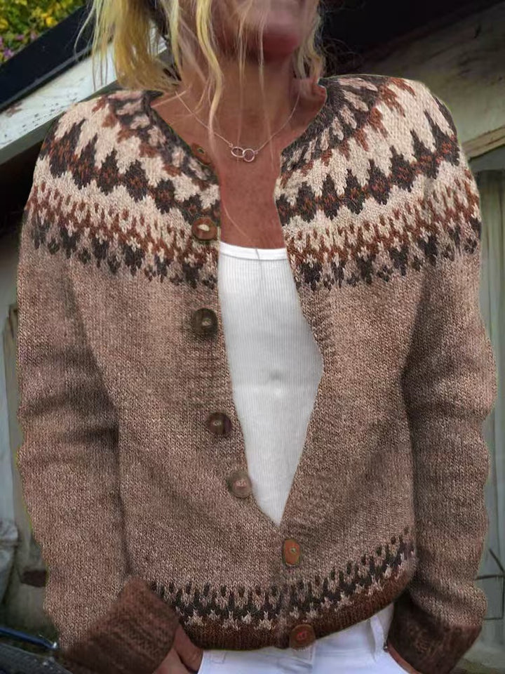 Damen nan gemusterte Strickjacke mit Rundpasse, Holzknöpfen und Eingrifftaschen Drune