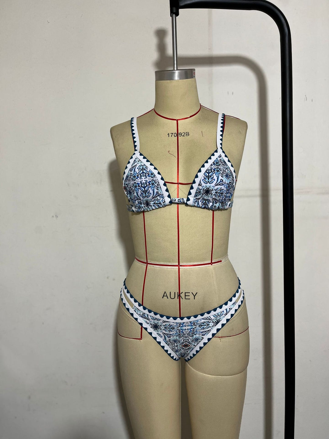 Damen Triangel-Bikini mit elegantem floralem Muster Drune