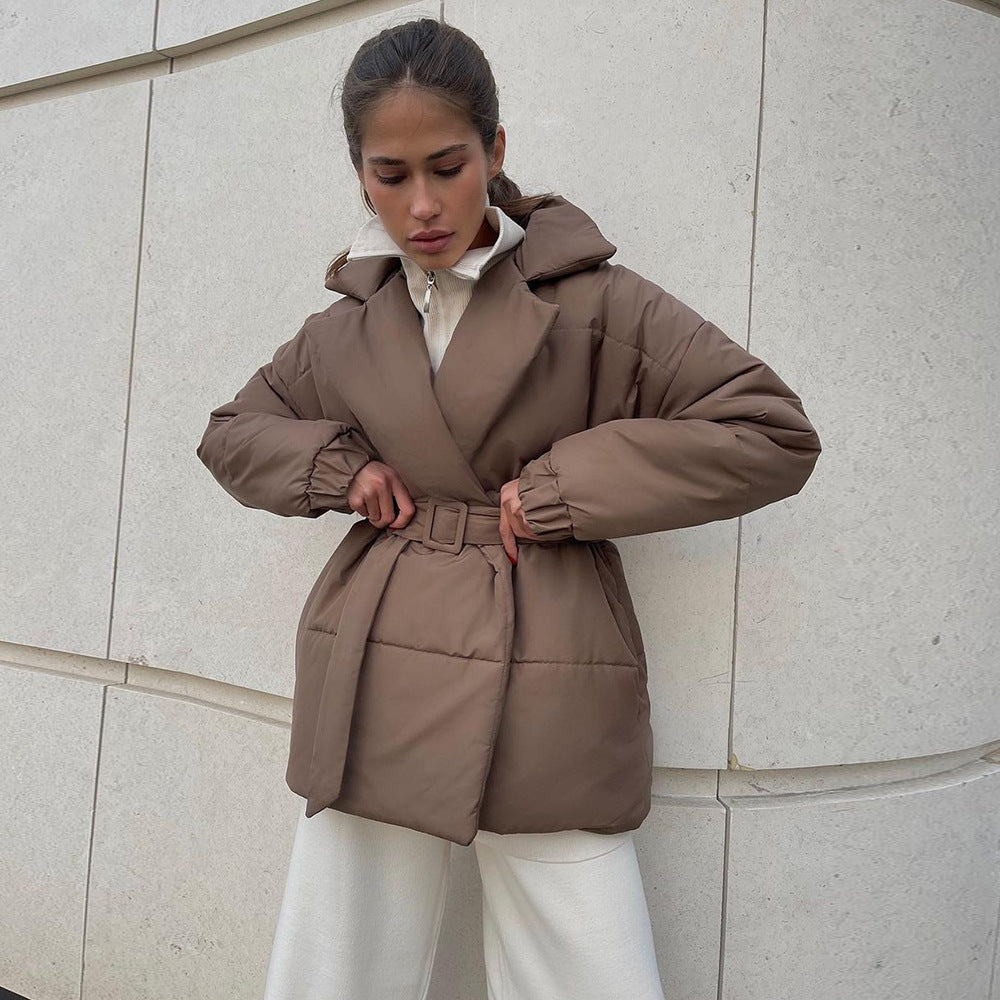 Damen modische Steppjacke mit Gürtel und elegantem Kragen Drune