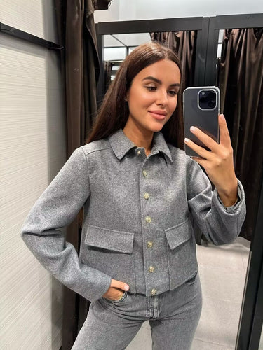 Damen modische Kurzjacke mit praktischen Taschen und goldenen Knöpfen Drune