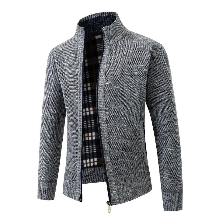 Herren Strickjacke mit modernem Stehkragen und praktischen Seitentaschen Drune