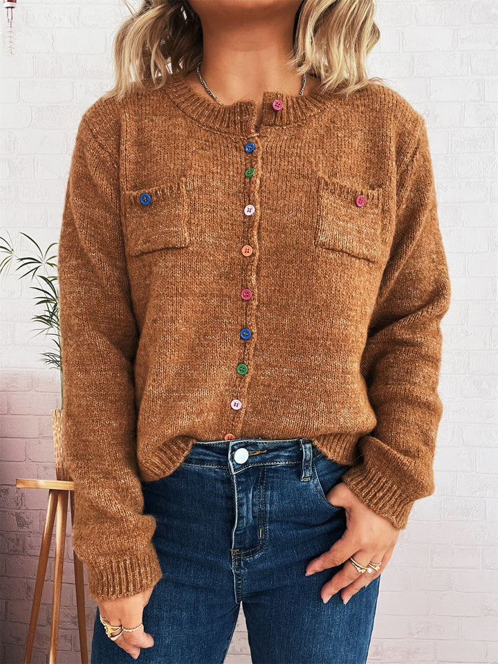 Damen kuschelige Strickjacke mit bunten Knöpfen und zwei Taschen Drune