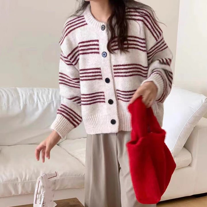 Damen modische Strickjacke mit feiner Streifenstruktur und dekorativen Knöpfen Drune