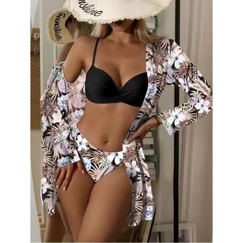 Damen Strand-Bikini mit floralen Verzierungen und elegantem Kimono Drune