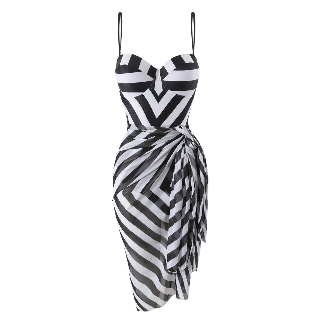 Damen Abendkleid mit raffiniertem Wickeldesign und gestreiftem Oberteil Drune