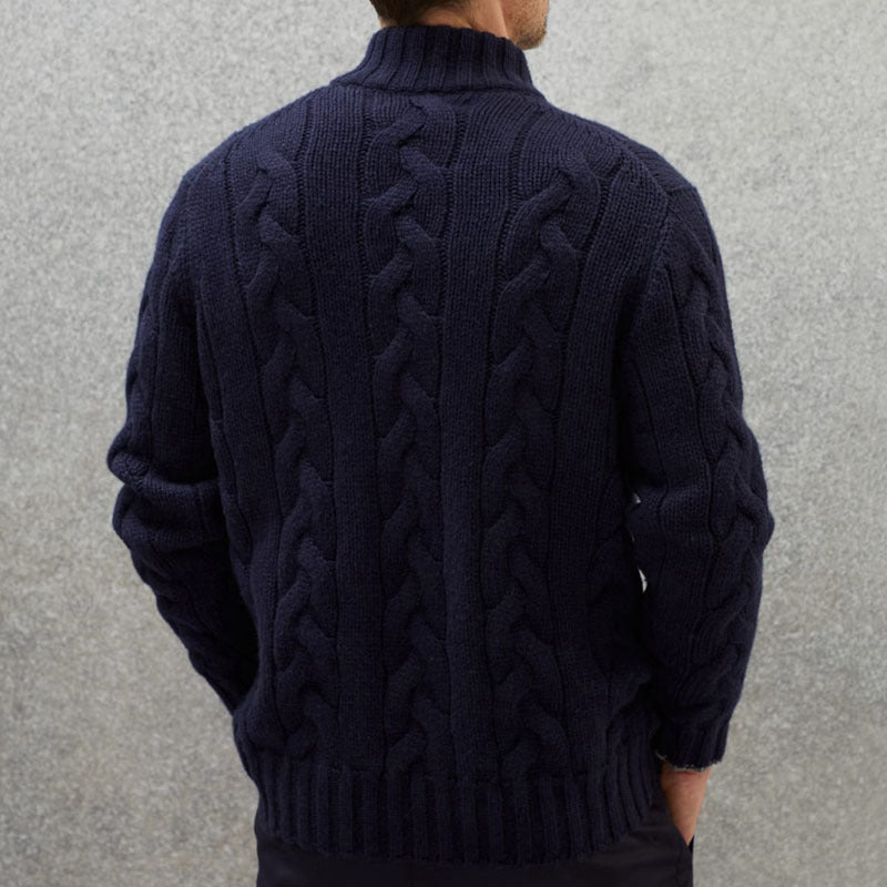 Herren Strickjacke mit dekorativem Zopfdesign und hohem Stehkragen Drune