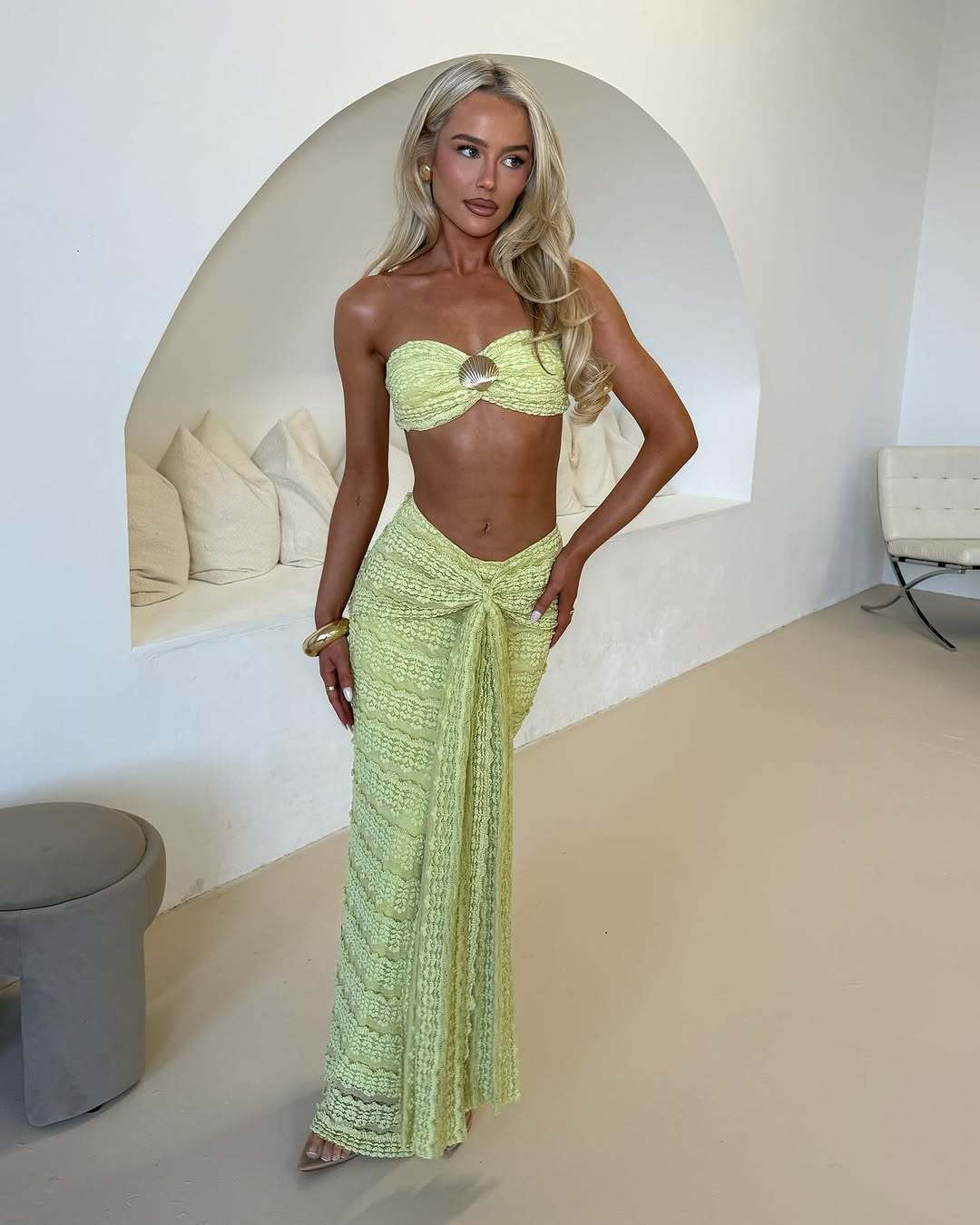 Damen Kleidungsset aus feiner Spitze und elegantem Wickelsaum Drune
