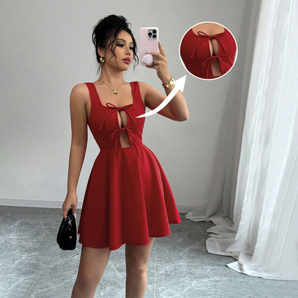 Damen Minikleid mit elegantem Ausschnitt und verspieltem Bindedetail Drune