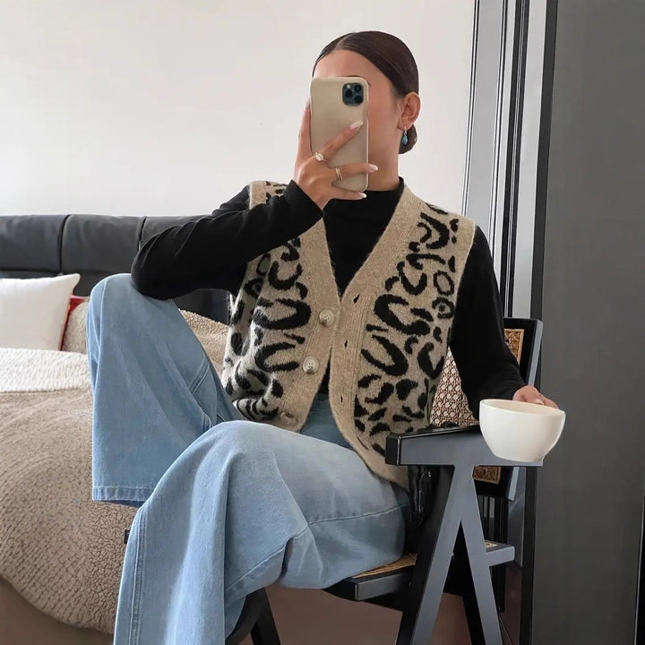 Damen Strickweste mit elegantem Leoprint und hochwertigen Knöpfen Drune