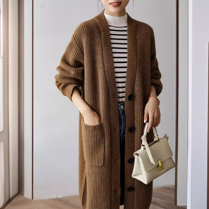 Damen großzügig geschnittener Strickcardigan mit praktischen Taschen und dekorativer Knopfleiste Drune