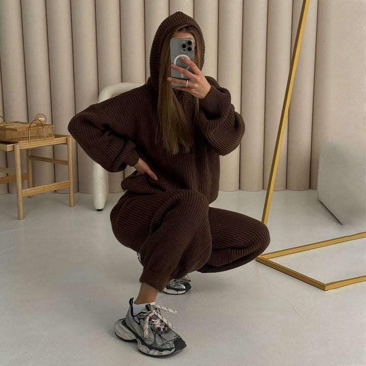 Damen Strickanzug mit lässigem Schnitt und modernem Hoody Drune