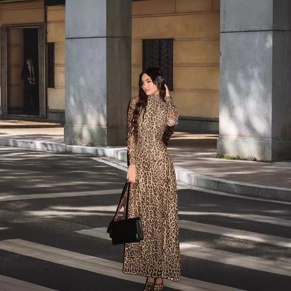 Damen Maxi-Kleid aus leichtem Stoff mit Leopardenmuster und hoher Passform Drune