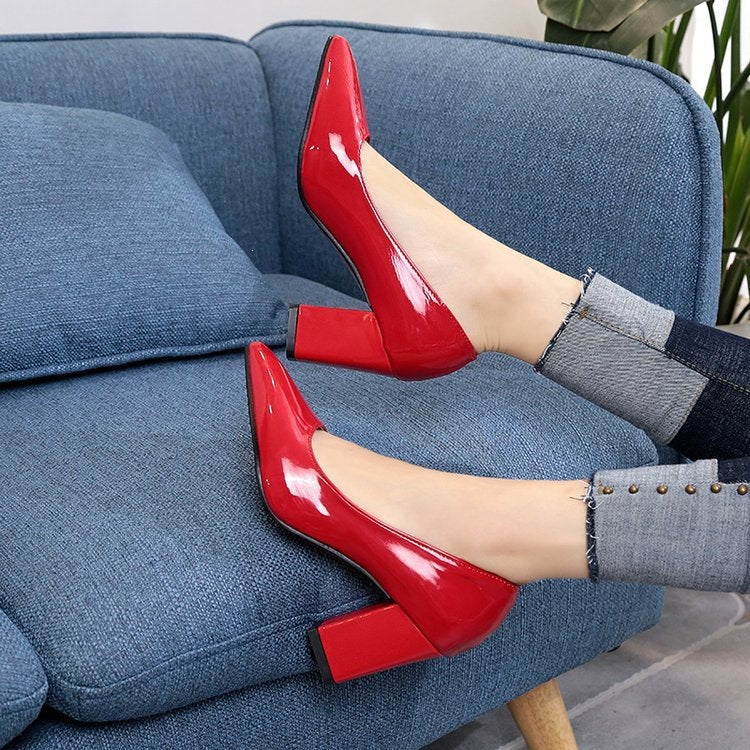 Damen Elegante High Heels mit blockiertem Absatz und modernem Acrylfinish Drune